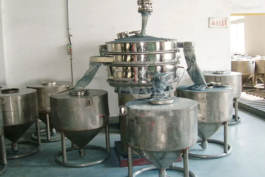 振蕩篩主要特點：換網(wǎng)容易，全封閉模式粉末不飛揚，可連續(xù)作業(yè)